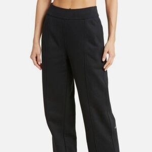 ALO High-Waist Free Time Straight Leg Sweatpant - Black